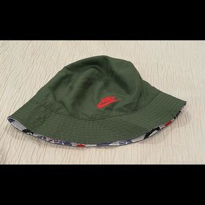 NIKE Reversible Bucket Hat